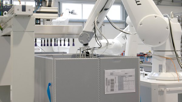 STERISYS Depalettieren Roboter Pharma